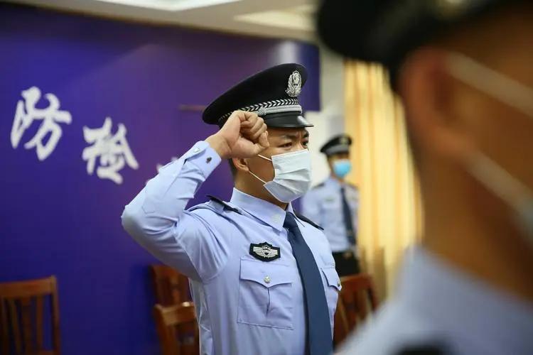 除夕夜儿媳殴打83岁婆婆，倒地后被丈夫一脚踢开，目前未脱离危险