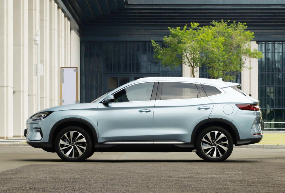 比亚迪最新款suv曝光,比亚迪续航1000km纯电动汽车suv