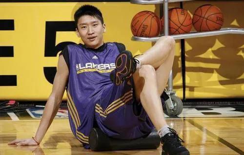 08年中国男篮奥运会全阵容再聚首,2008年北京奥运会的中国男篮阵容