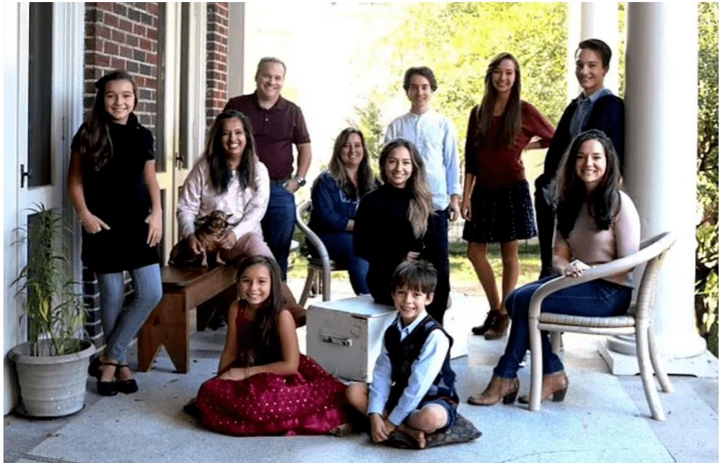 美国普通家庭有几个孩子,美国自己在家教孩子不上学可以吗