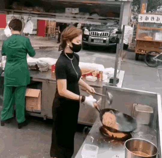 大美女的丘比特之箭已准备好射出，请你接箭