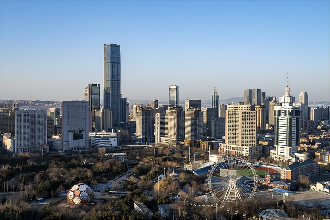 夏季海滨旅游城市排行,海滨小城的夏天是风景优美的地方