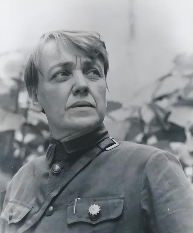 *德朱**9万海外巨款多年未动，大使馆不知道如何处理，向副主席请示