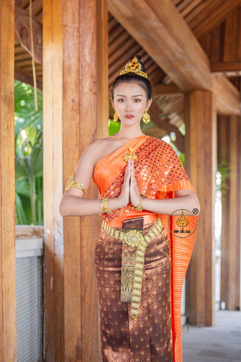 泰国服饰的从古至今的变化,泰国传统服饰和中国传统服饰