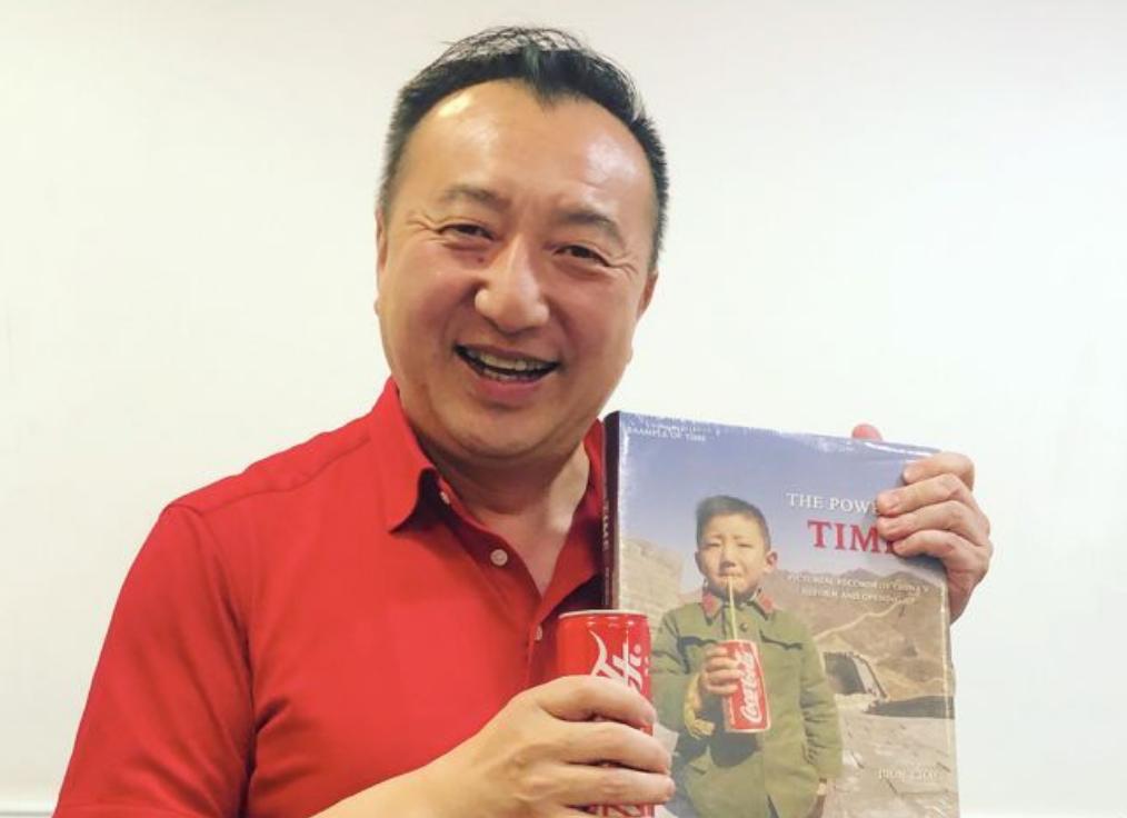 1979长城上喝可乐的小男孩是谁,1979年长城喝可乐男孩图片