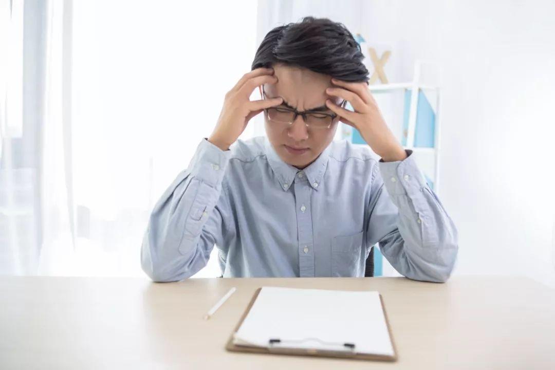 白发长在正头顶代表身体哪个器官,两鬓白发和后脑勺白发怎么治疗