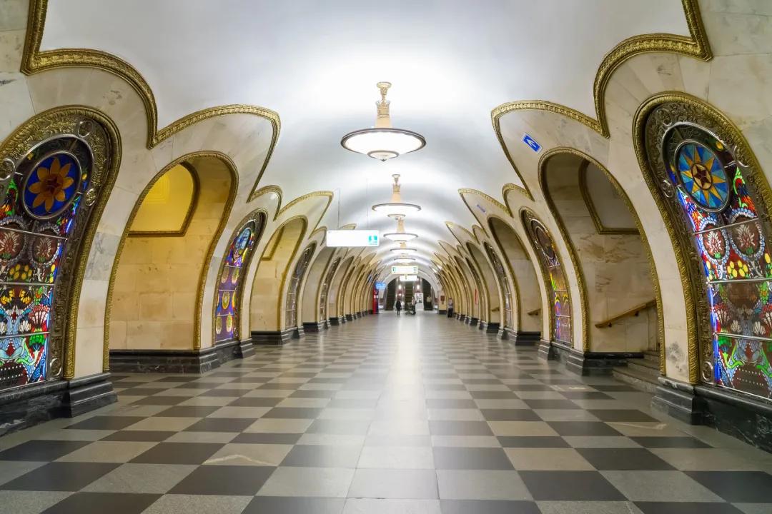 平平无奇地铁,真实的莫斯科地铁站