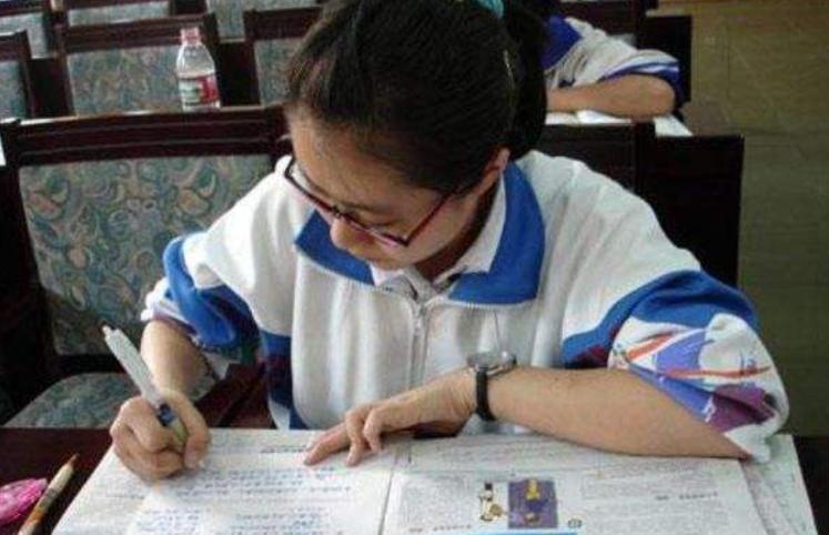 女生的恋爱观很正的小作文,女生正确的恋爱观小作文