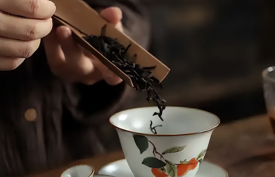 红茶绿茶哪个适合秋冬喝,冬季喝绿茶红茶时间长好吗