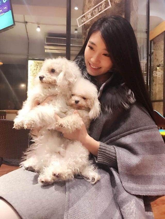 宋小粤和黄逸辉,cba啦啦队黄逸辉vs宋小粤