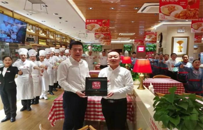 西贝创始人贾国龙，靠一碗陕北面，打造知名餐饮企业身家超75亿