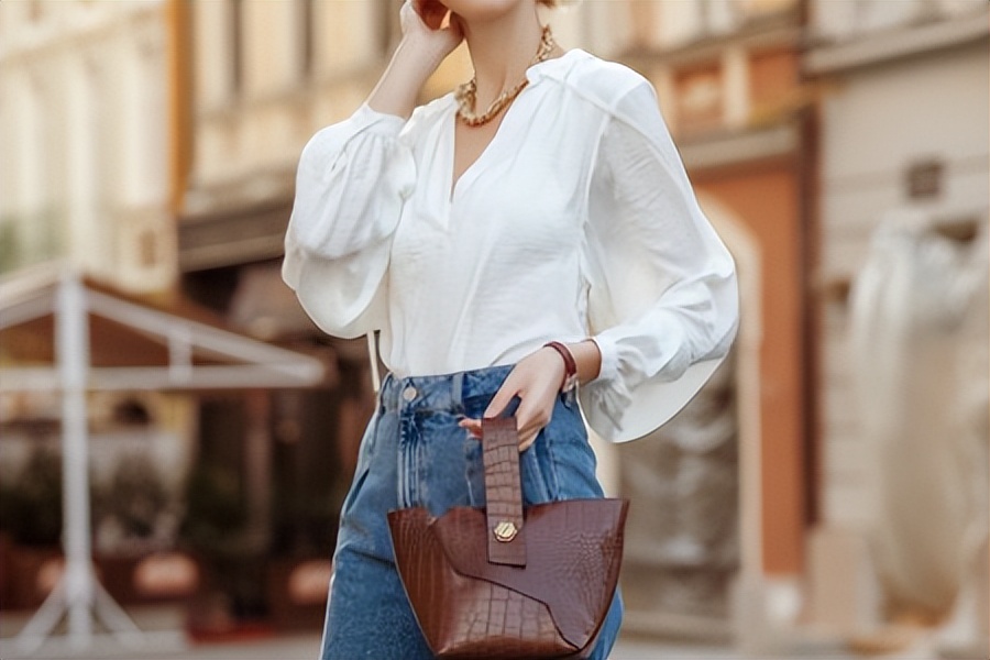 如何打扮自己又年轻又时尚,如何打扮自己才能吸引男性