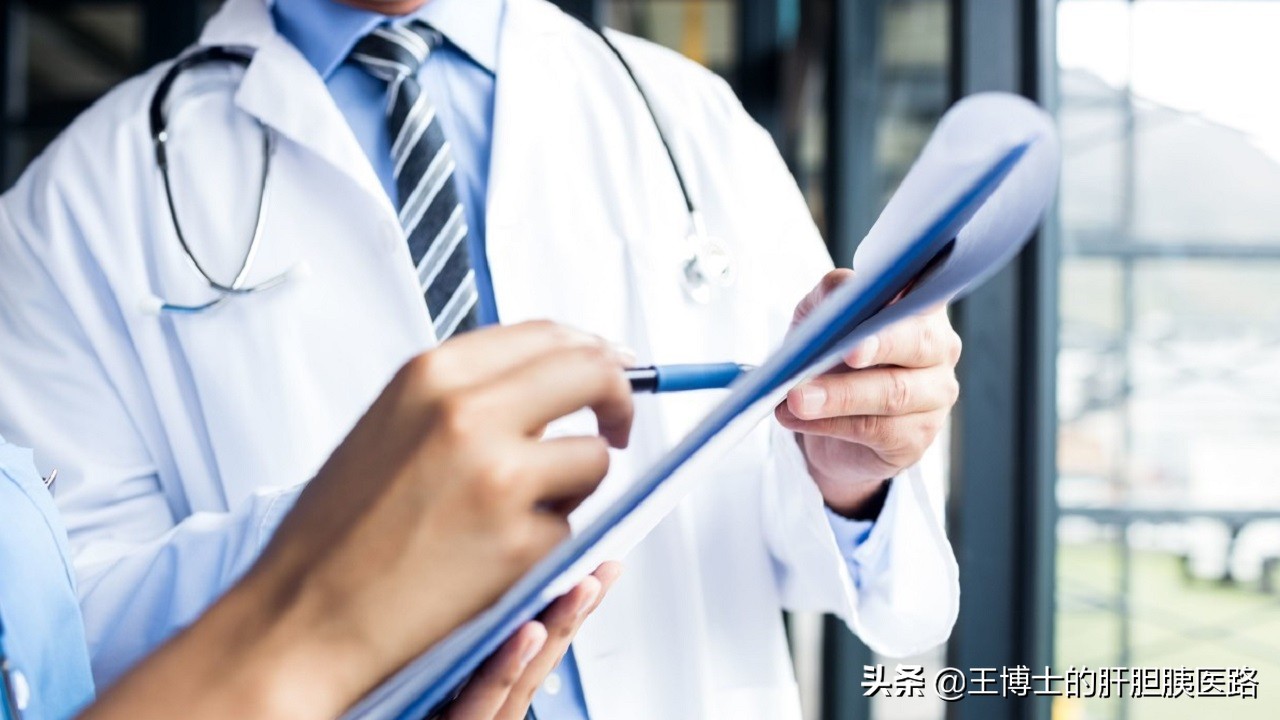 门诊大夫和手术大夫是同一个人嘛,门诊医生和住院医生哪个医术高