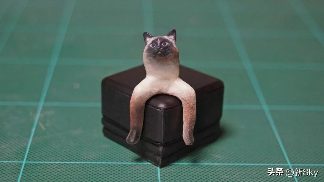 哈哈哈，这个神经手办又双叒更新了，笑惨我了