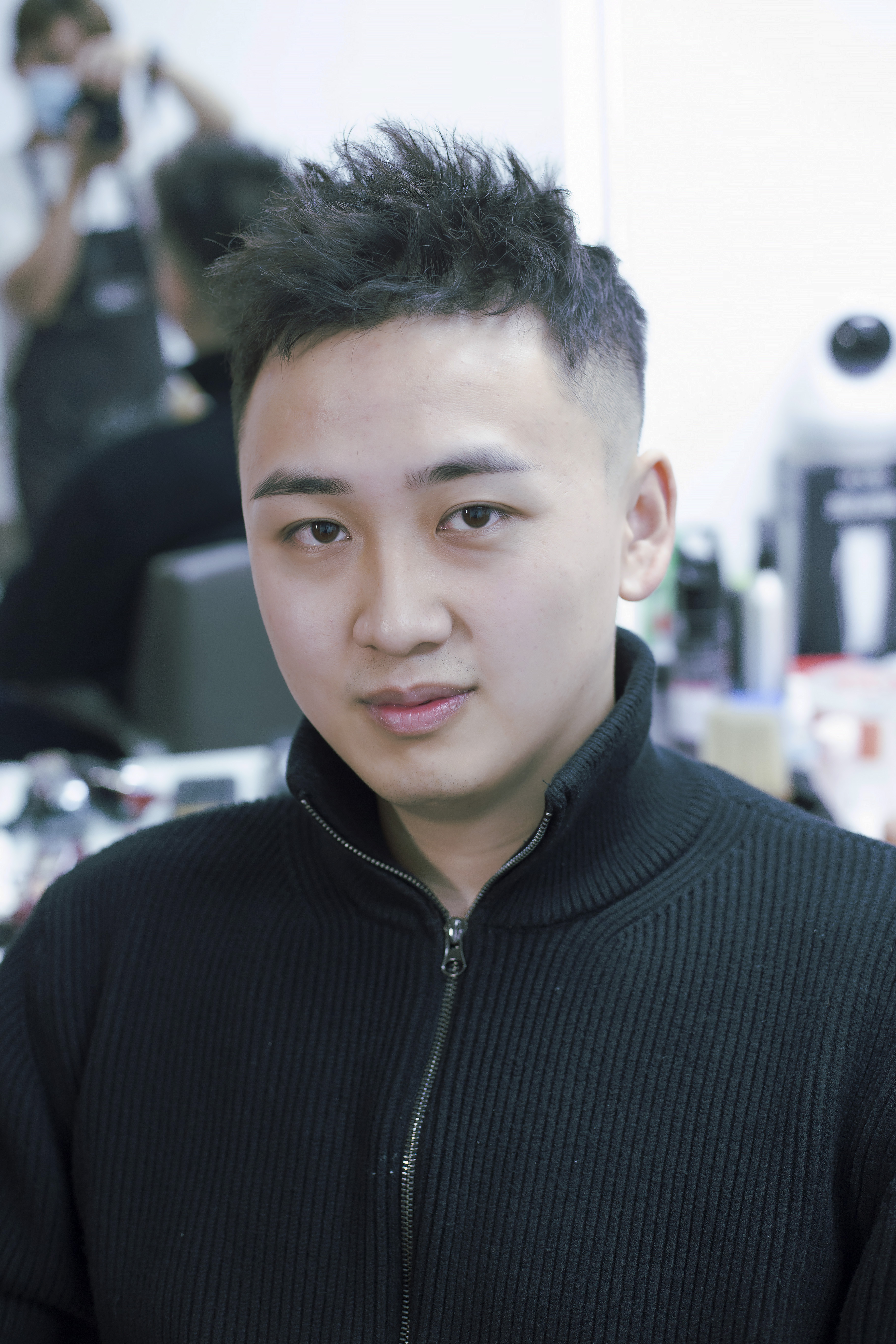 高发际线发量稀疏发型,发际线高头发稀疏掉头发怎么拯救