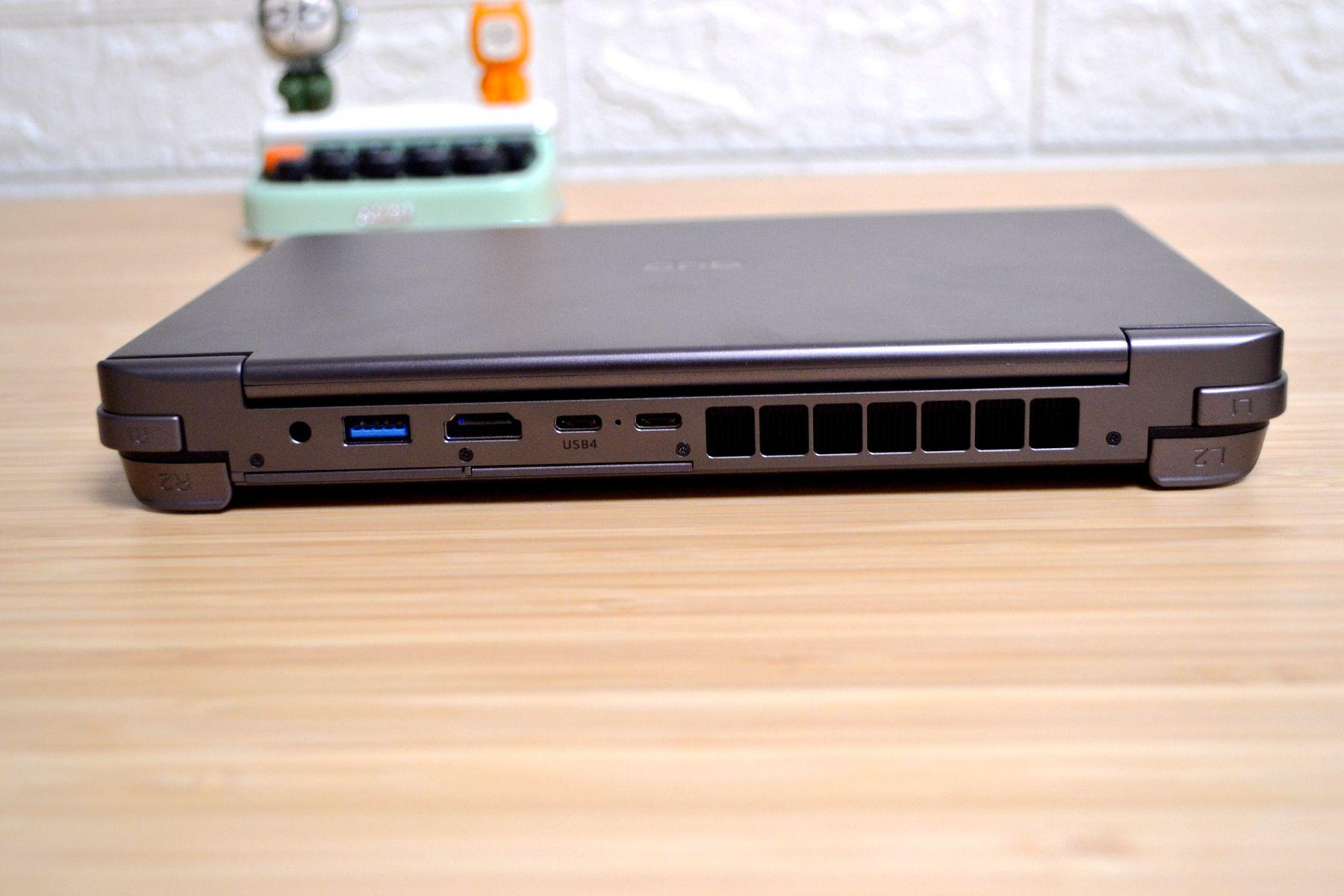 没有独显也能玩3A大作！AMD6800u加持的GPDWINMax2掌机到底有多强