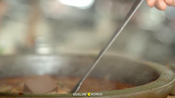 老字号石锅鱼31年老店,温岭石锅肥肠鱼