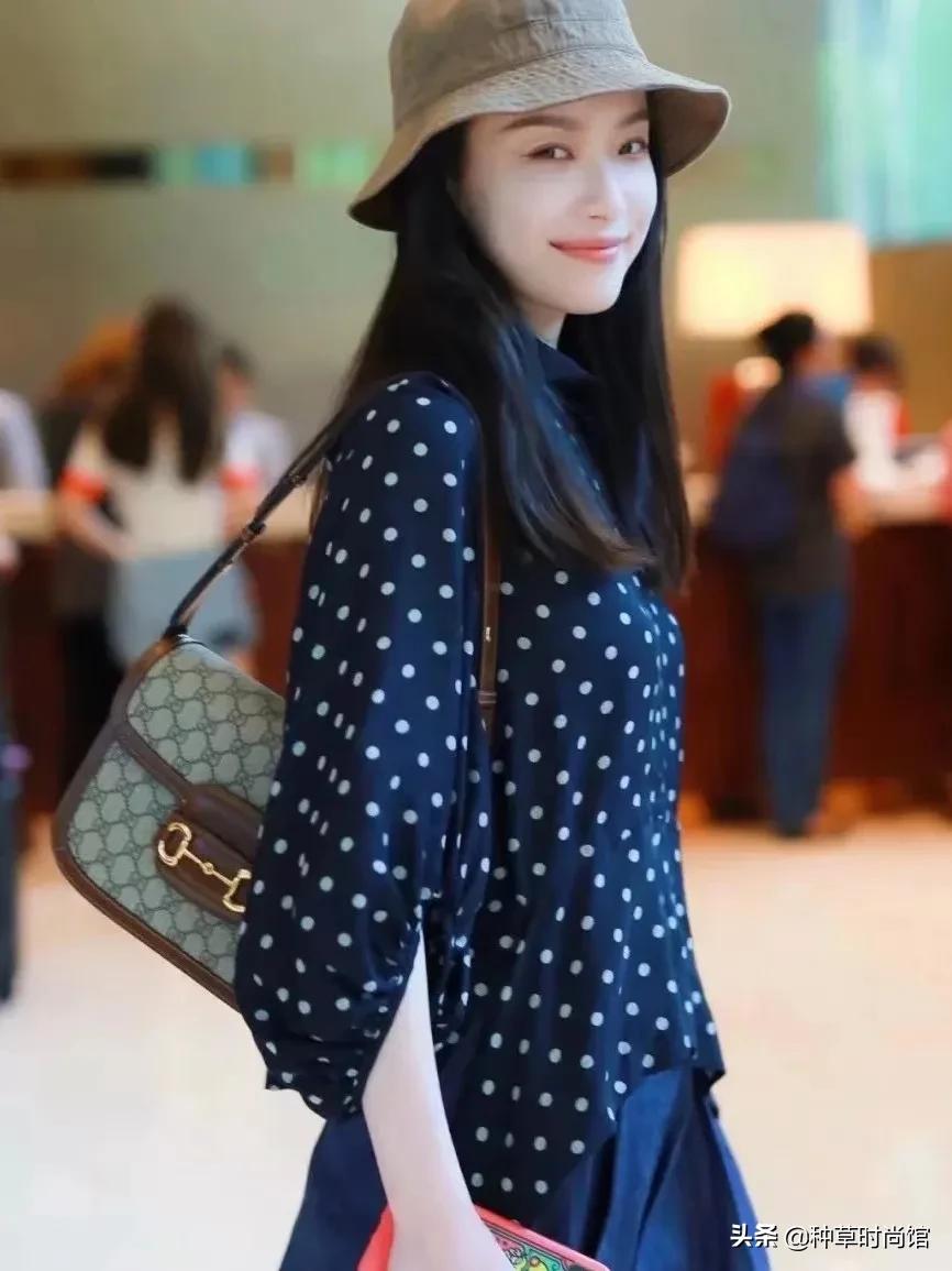 大牌包包入门推荐3000左右黑色,今年最值得入手的大牌包包推荐