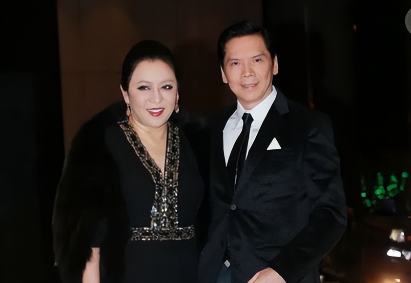 只手遮天向华强：为刘德华撑腰跟周星驰反目，娶走陈岚风生水起