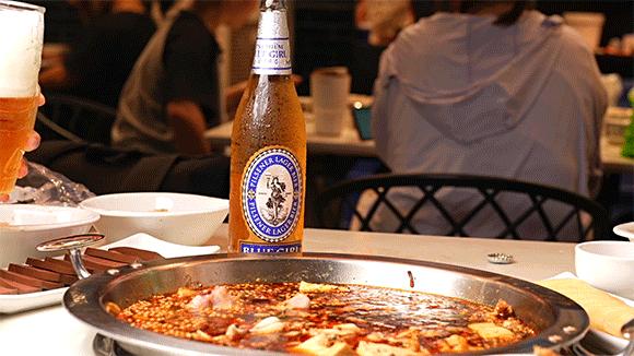 这个被低估的夜宵美食城，跟着「蓝妹啤酒」才找得到！