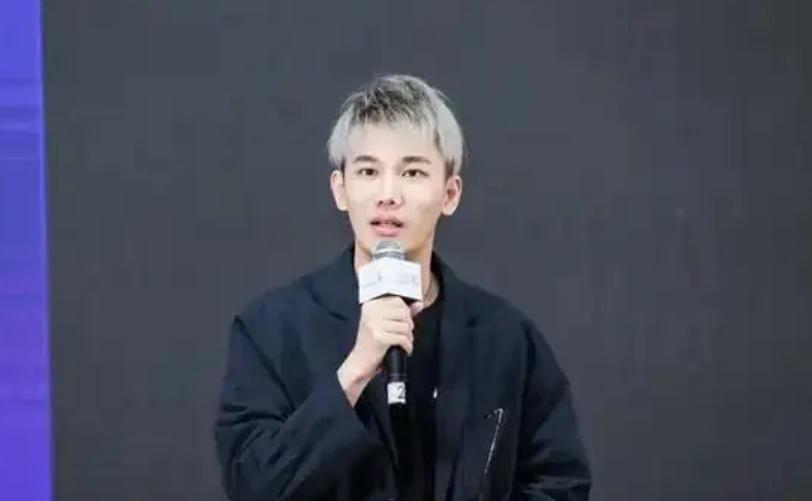 清华北大学生创业卖衣服,95后清华小伙休学卖衣服