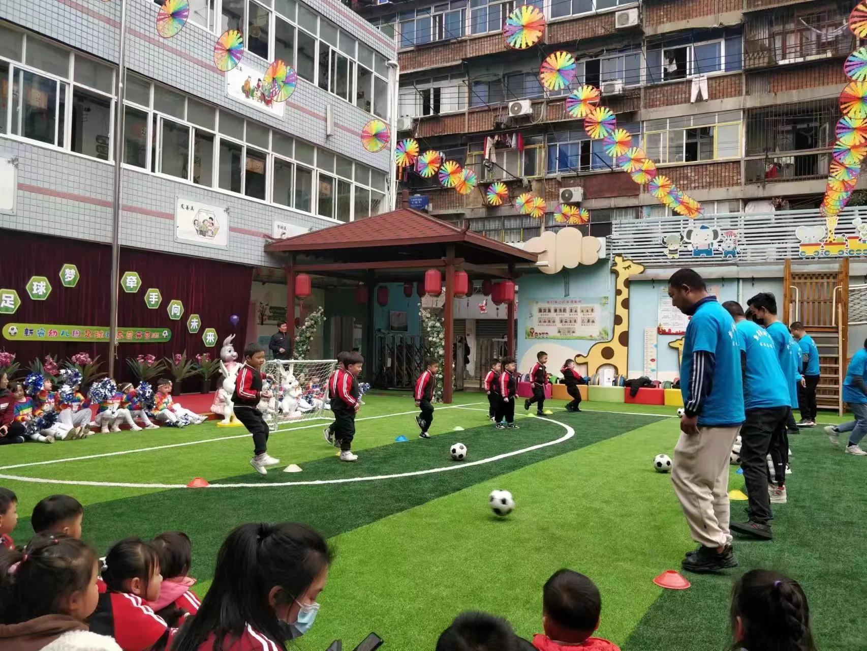 快乐手牵手共燃足球梦硚口区新安街幼儿园积极探索幼小衔接新方式