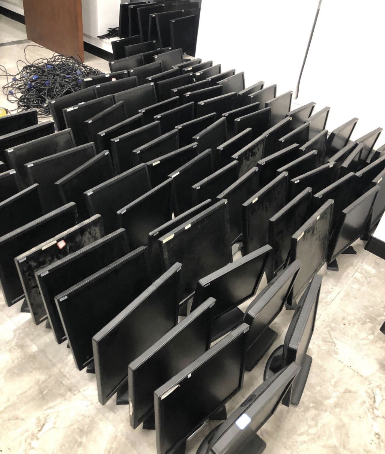 上门回收旧电脑桌,上门回收旧电脑按斤收