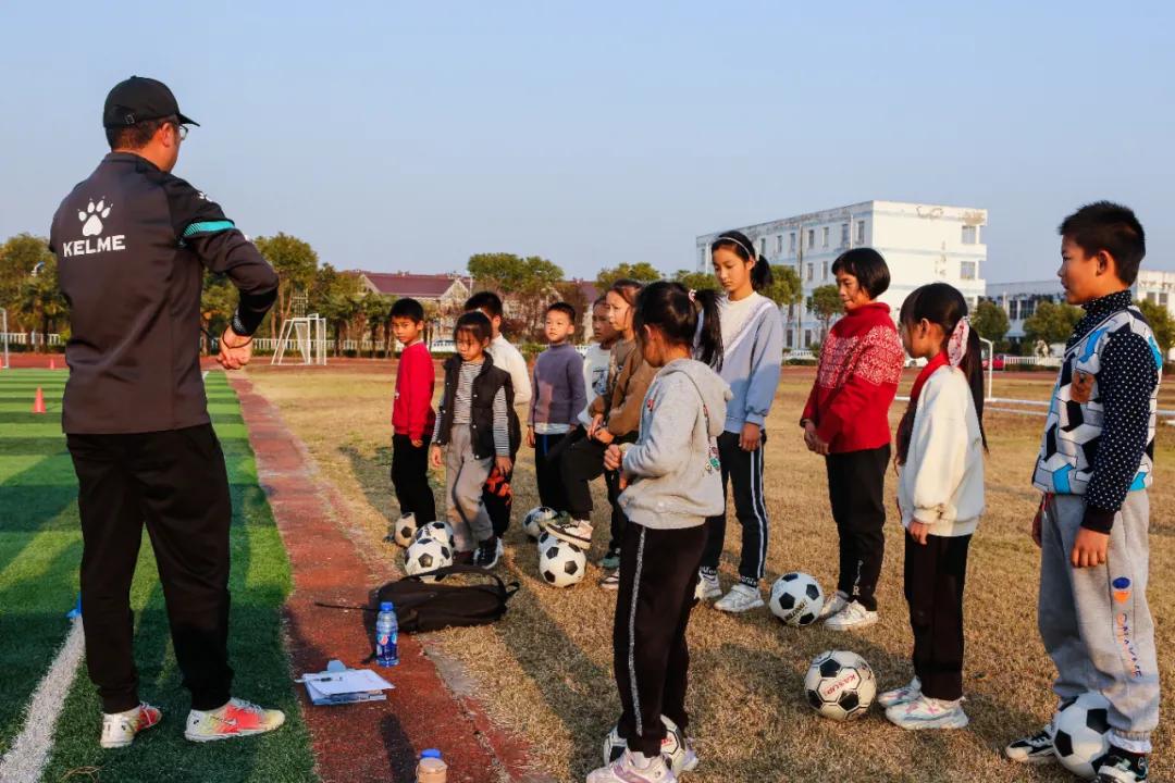 江苏省如皋市高明镇初中学校,高明纪念中学足球