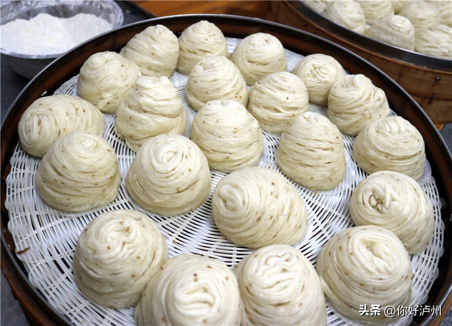花卷是糕点吗,花卷是面包吗