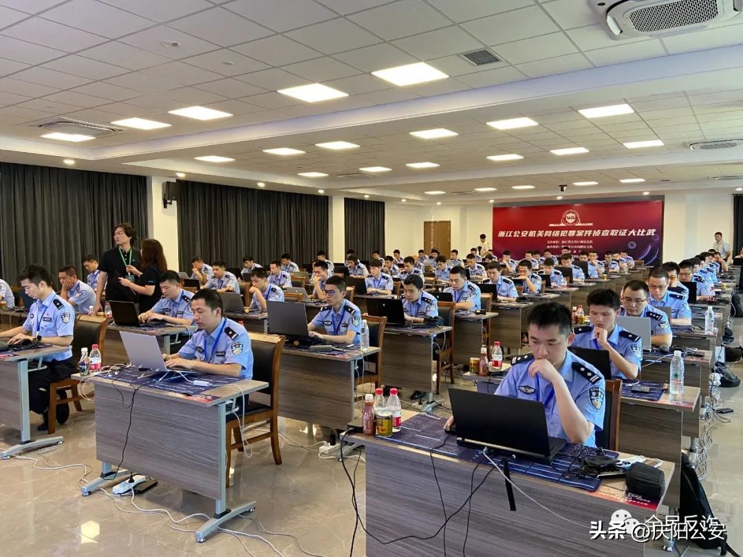 *载下**抢红包神器，手机被锁，发来一张图片，点开什么也没有，电脑却中了毒，小心勒索病毒！