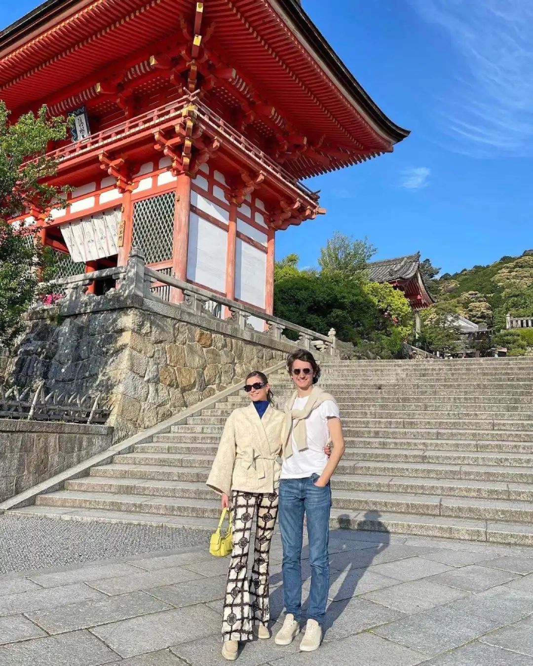 LV四少27岁女友曝光，吊打太子妃