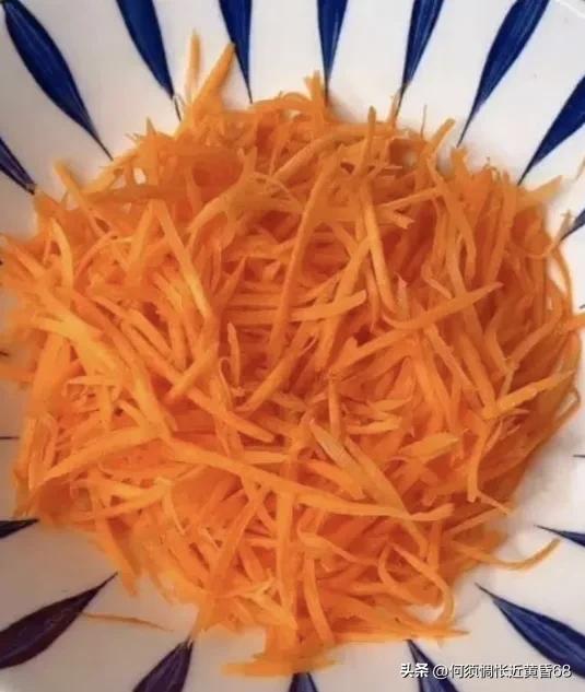 胡萝卜怎么炒才好看又营养,胡萝卜怎样炒好看又营养