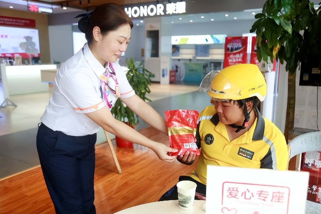 来联通营业厅别样端午放“粽”一夏