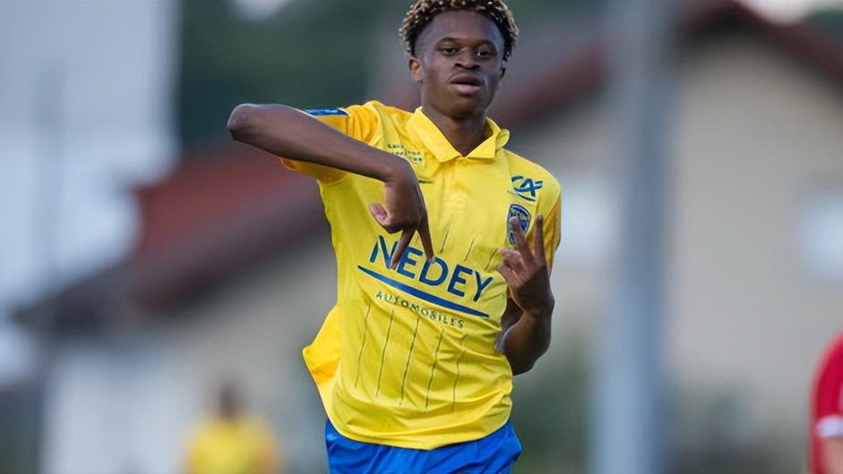 谁会成为下一个梅西,谁会成为第三代球王