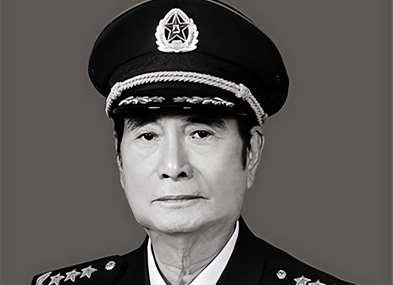 1998年*万年张**访美，美国陆军司令一把将其抱住大喊：可算抓到你了