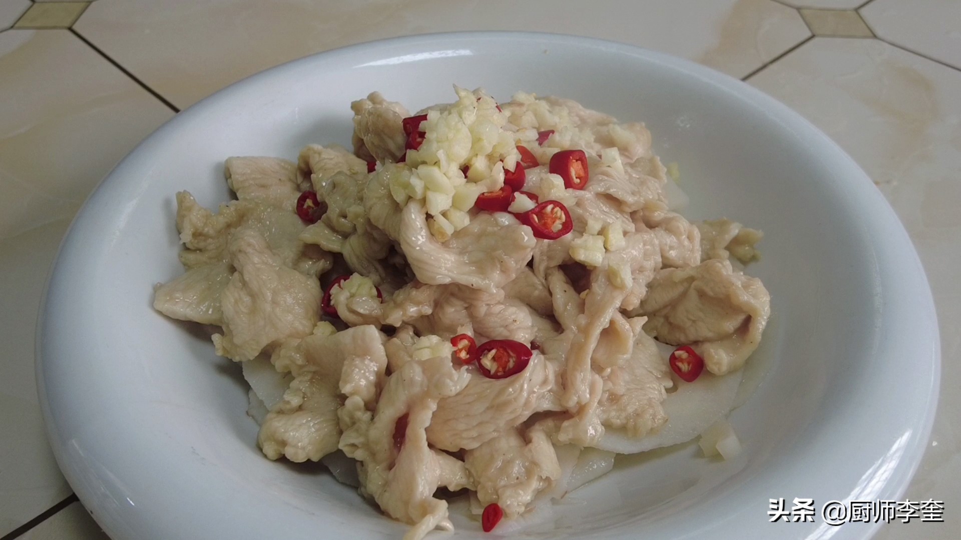 鸡胸肉手撕鸡简单做法又嫩又好吃,鸡胸肉最好吃的做法黄焖鸡