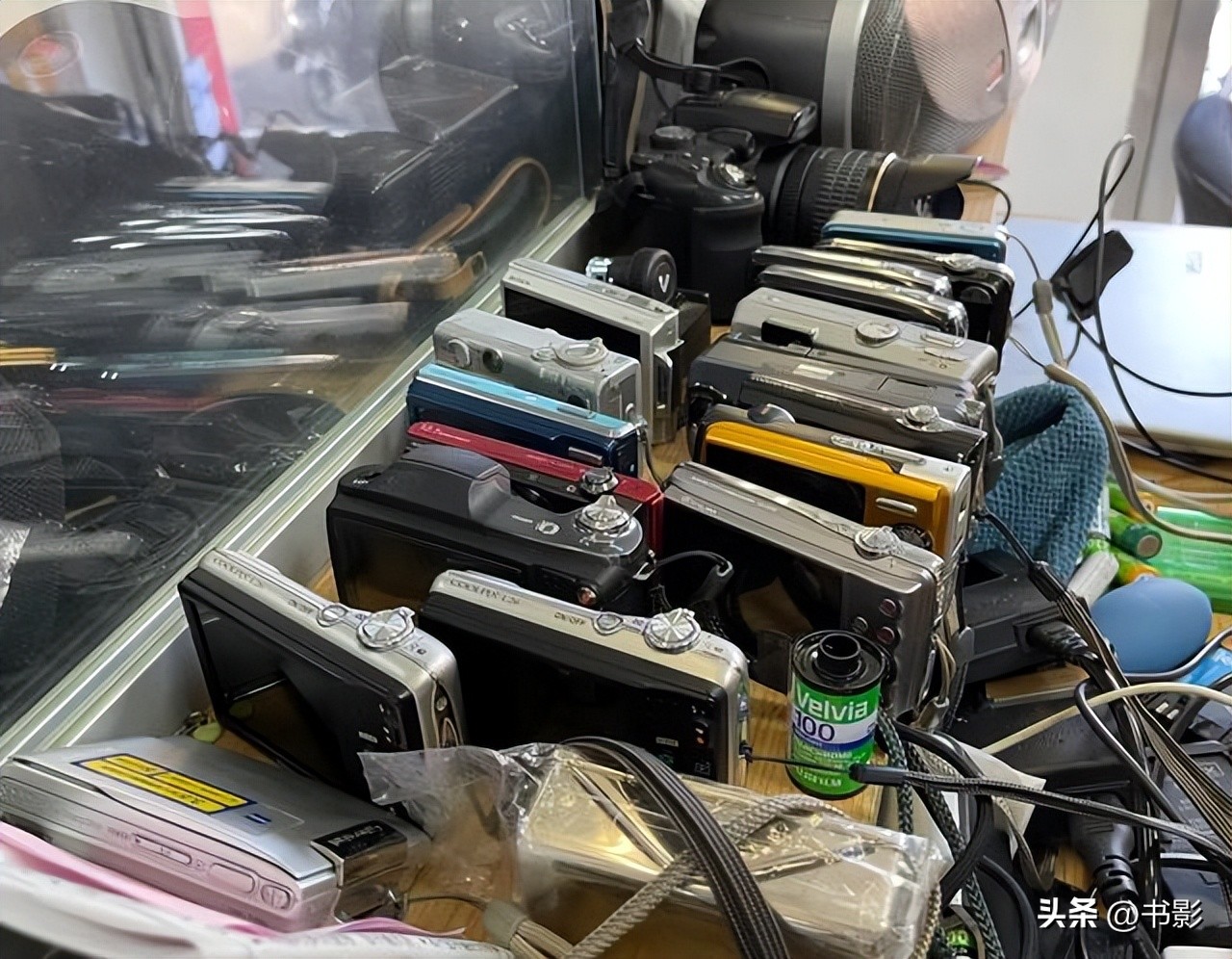 发现两张旧照片,发现了一台旧相机