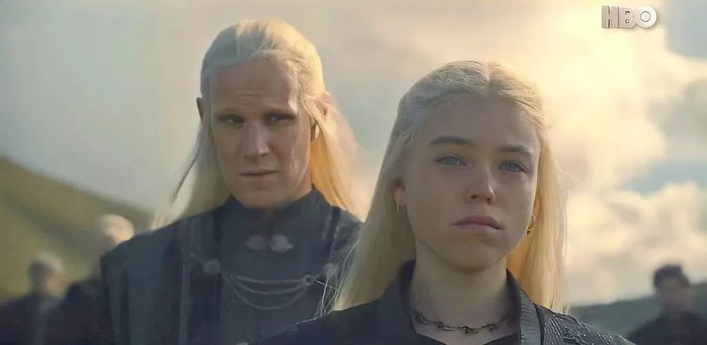 《龙之家族》:大尺度神剧回归,希望不烂尾