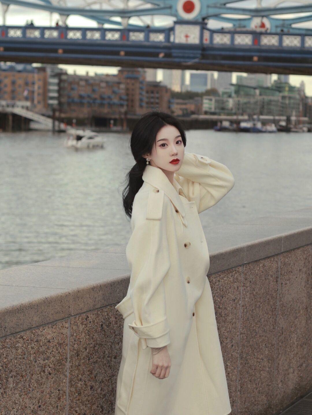 冬天穿什么大衣比较好看20岁,大衣穿搭怎么拍出韩剧女主的感觉