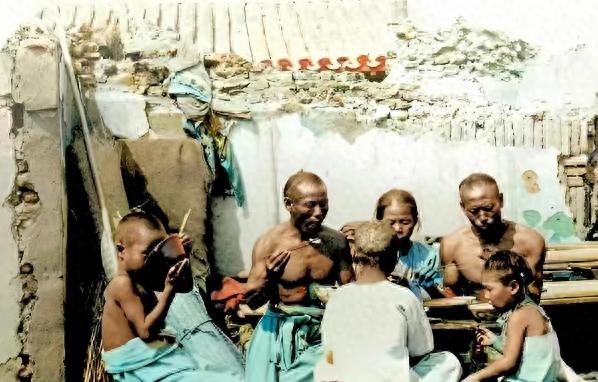 日军日记：*安妇慰**不服从管教，我很愤怒，用*刀刺**插入她的*体下**