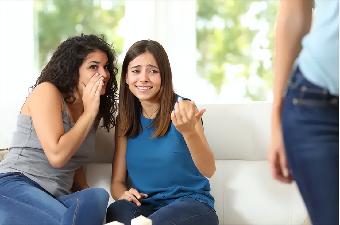 在别人背后说人坏话会有什么后果,如何对付背后讲别人坏话的人