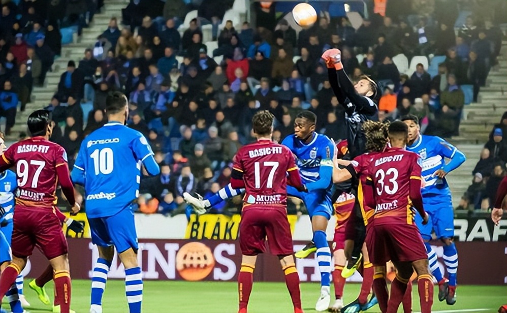 足球日本vs波黑,足球波兰vs乌克兰预测