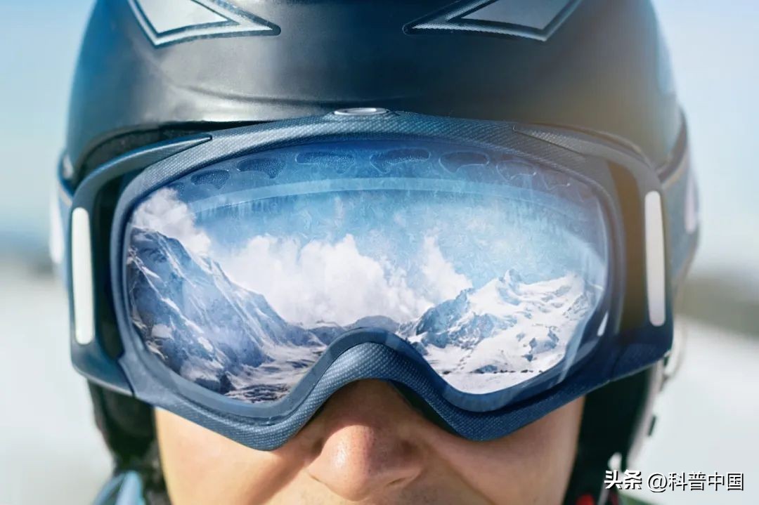 瞳孔三角形后遗症,瞳孔变成三角形是什么原因