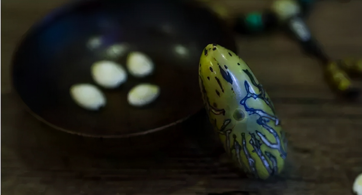 怎么挑选千眼菩提纹路,千眼菩提手串怎么盘变绿