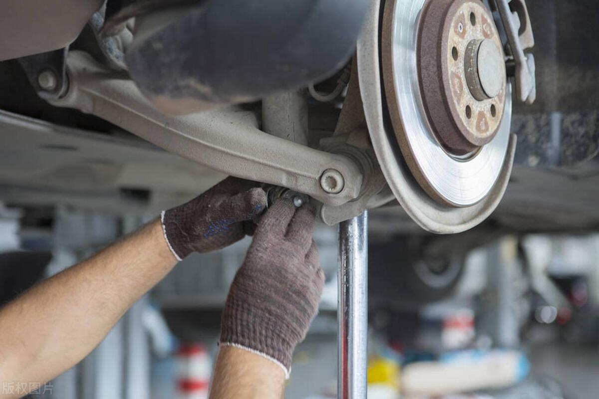 新手驾驶汽车必备技巧,新手驾车必看的驾驶技巧