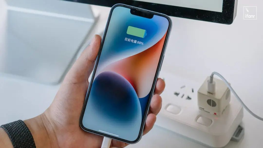 iphone14体验对比iphone14pro,iphone14体验视频