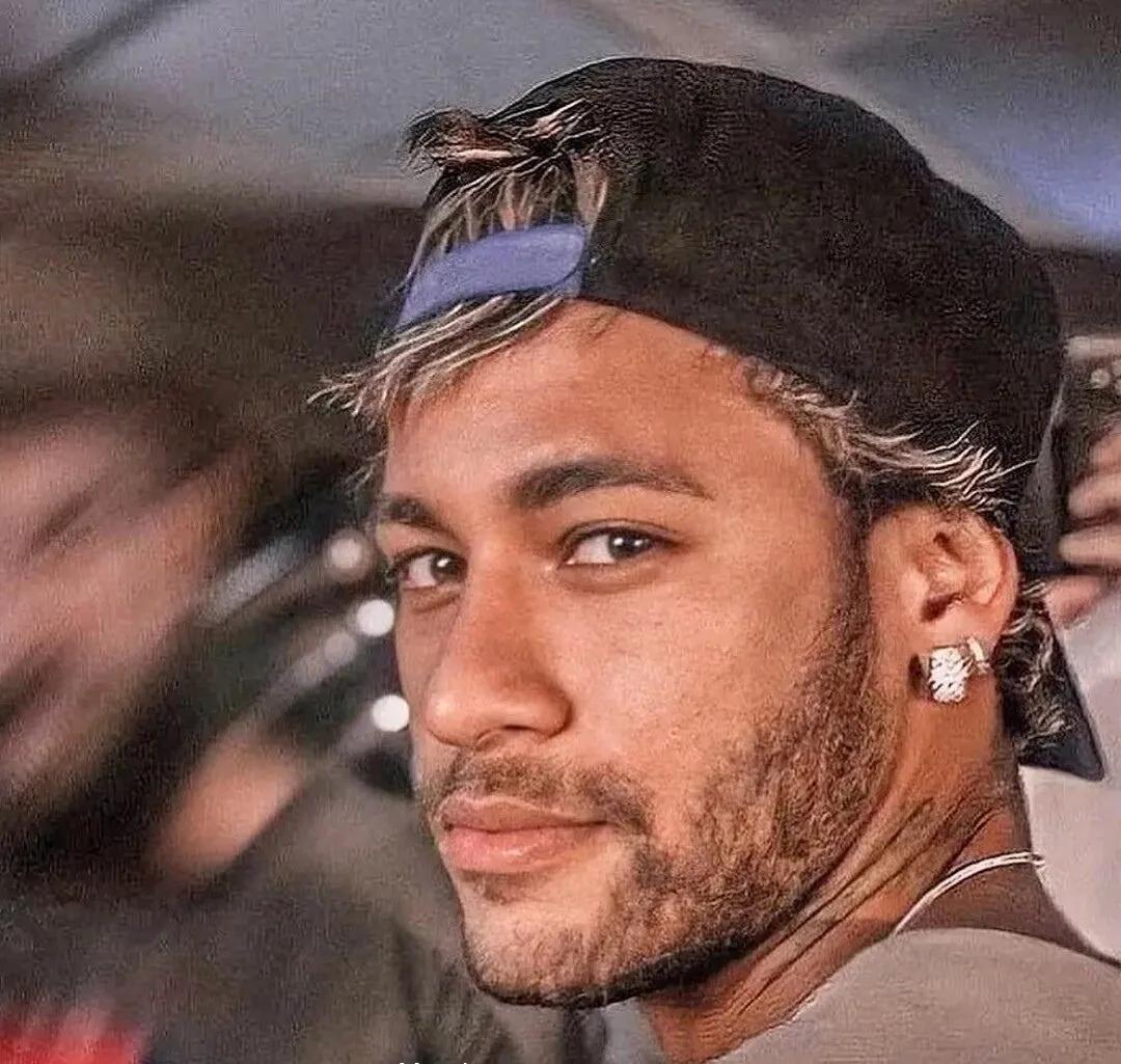 足球无法被超越的头像,足球头像射门