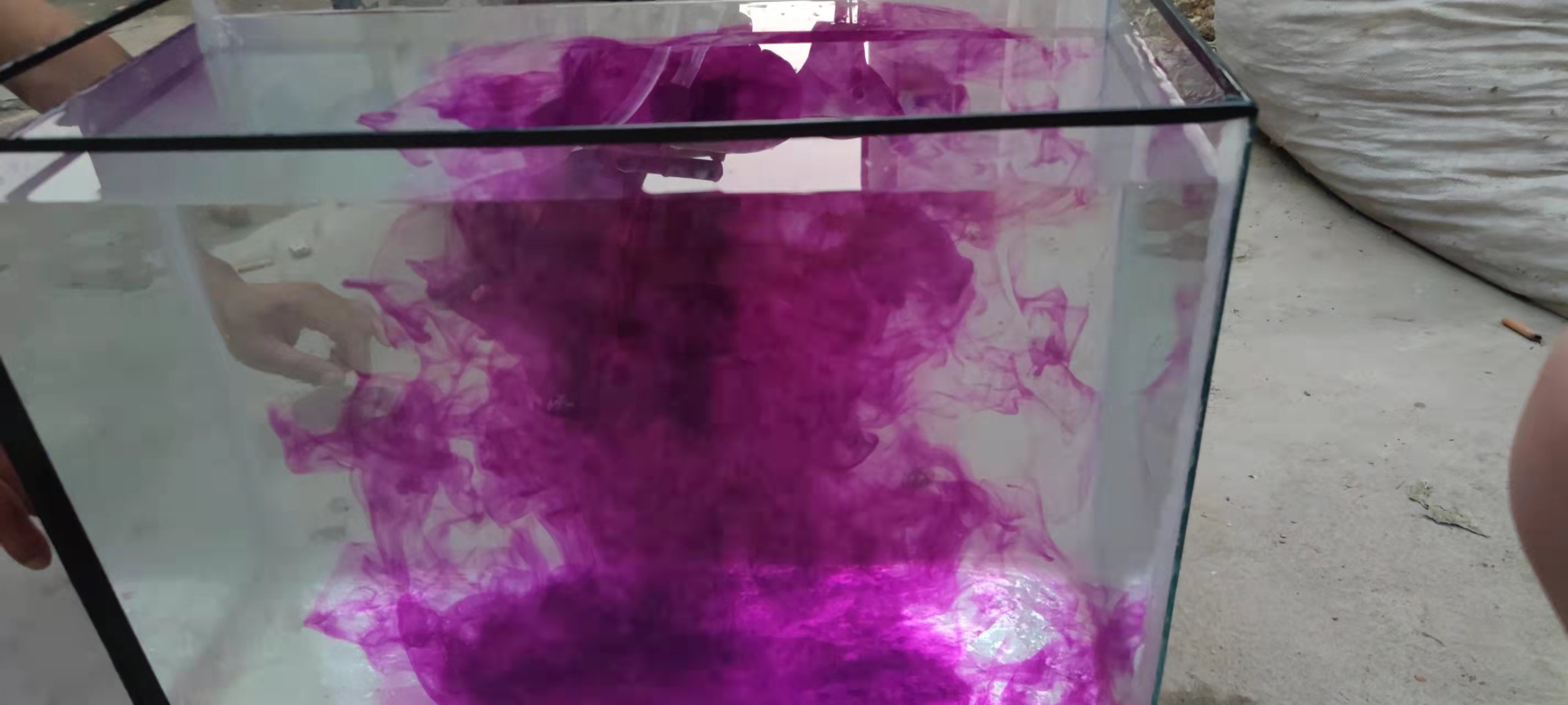 惠州老式陶瓷缸造景流水养鱼教程,新手养鱼在小鱼缸里面怎么造景