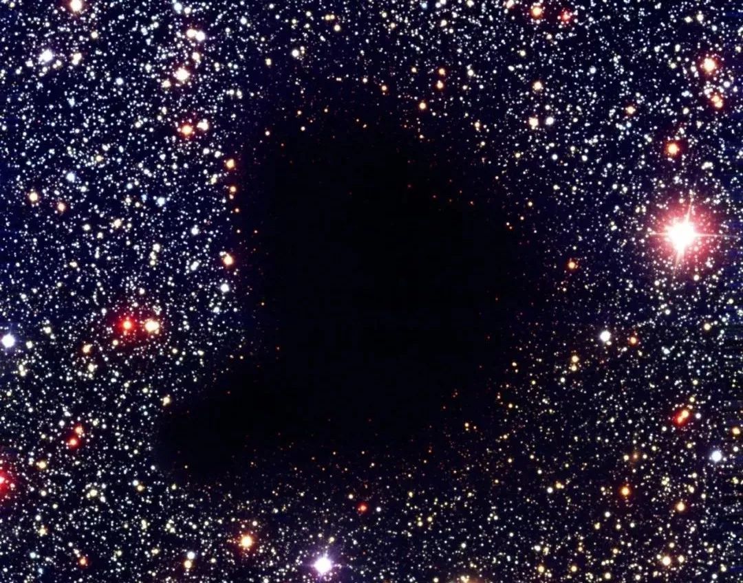 超光速远离的星系我们能否观测到,宇宙快速膨胀的星系