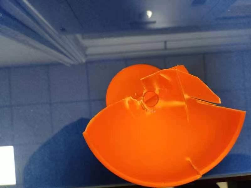 半岁幼童玩具卡手求助消防,幼童玩具卡手消防员暖心救援